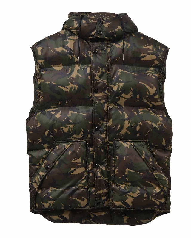 One-DAY Sale Celine Camouflage Quilted Vest in Green Nylon